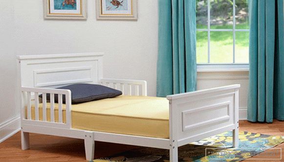 Krevet za trogodišnje dijete sa stranama - 1