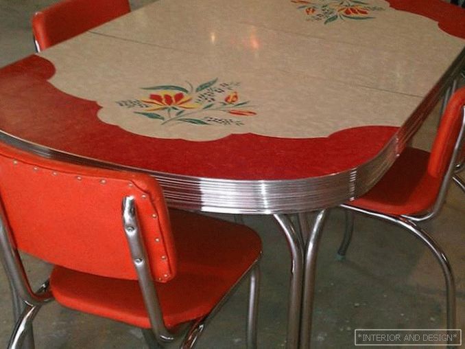 Plastični stolovi - slika 4